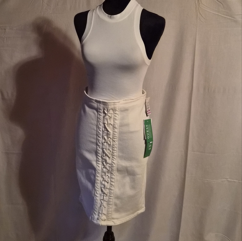 NWT Guess White Pencil Skirt stretchy Denim sz 6